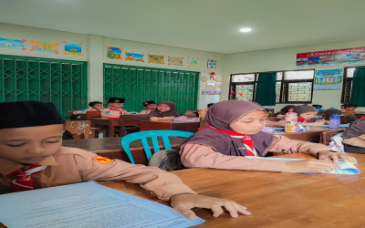 Hari Kelima STS, Murid MIN 1 Tuban Hadapi Bahasa Arab dan SKI