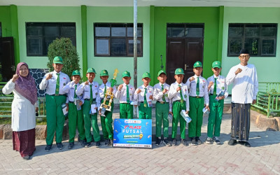 Kabar Gembira Usai Upacara, Tim Futsal MIN 1 Tuban Raih Juara 3 Bersama di Kompetisi Kameleon