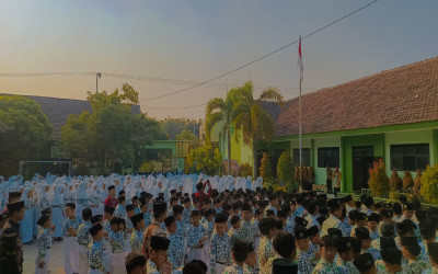 MIN 1 Tuban Kobarkan Semangat Pancasila