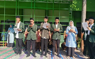 Jumat Berkah, Warga MIN 1 Tuban Khusyuk Ikuti Istighosah dan Doa Bersama