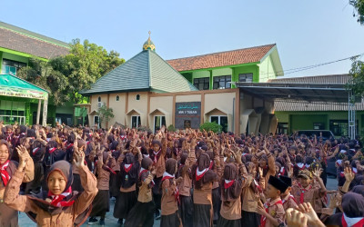 Sabtu Sehat MIN 1 Tuban, Senam Ceria Bersama Upin Ipin